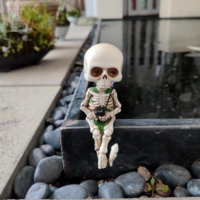 Fishing Skeleton Statue Halloween Decorations, 4.5 Inch Cute Sitting Skull Figurine Shelf Sitter Resin Sculpture for Outdoor Garden Yard Lawn Pond Waterfalls Pool Ornaments