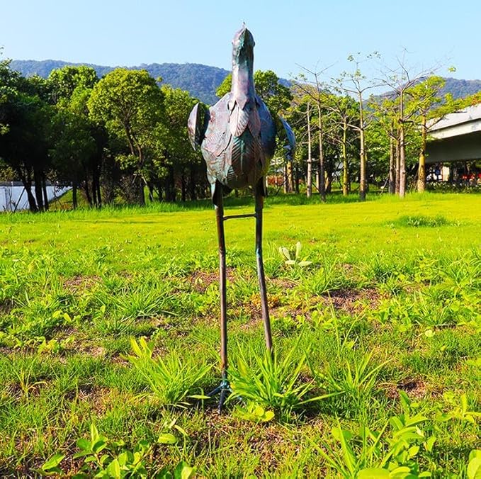Ostrich Statue Metal Retro Style Ostrich Sculpture Garden Decoration Metal Yard Art for Patio Lawn Backyard Outdoor Indoor Decoration