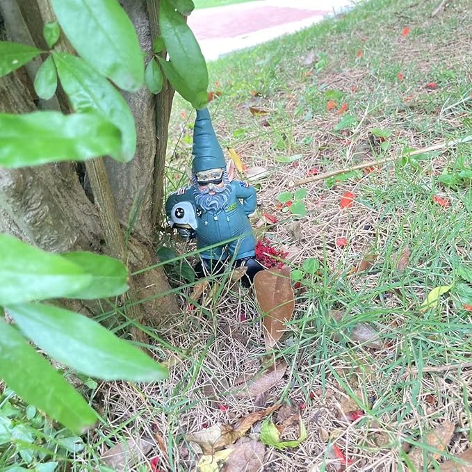 Pilot Gnome Statue with Helmet, Air Force Garden Gnome Figurine for Lawn Ornaments Indoor or Outdoor Decor Christmas Birthday Gift