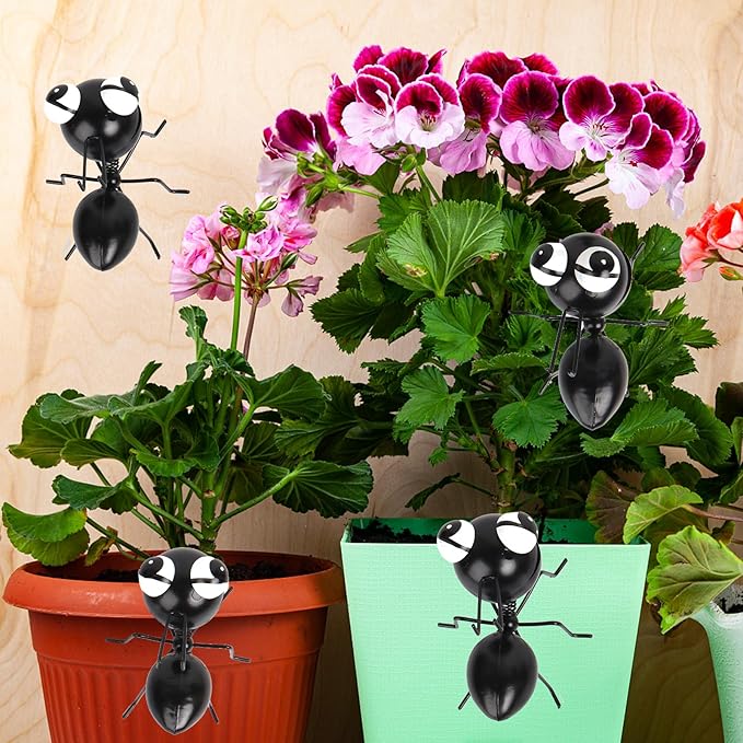 Metal Yard Art Garden Decor Cute Ant Outdoor Fence Decorations Lawn Ornaments - Set of 4 Black