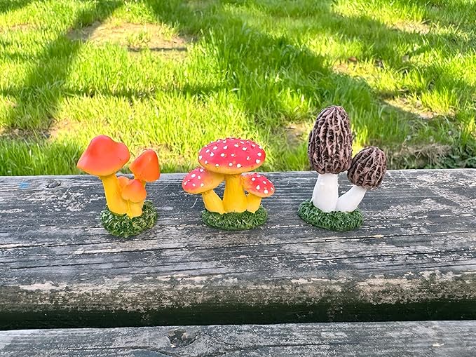 Mini Mushroom House Set - 4pcs Miniature Houses and 3pcs Mini Mushrooms for Fairy Gardens, Micro Landscapes, Moss Decorations (Mushroom House)