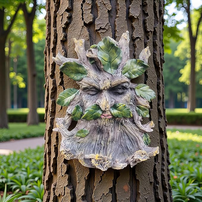 Whimsical Tree Face Garden Decoration ，Tree Faces Decor Outdoor Wallmounted Statue Art with Leaf Features, Outdoor Decor Garden Accessory (Home Decor)